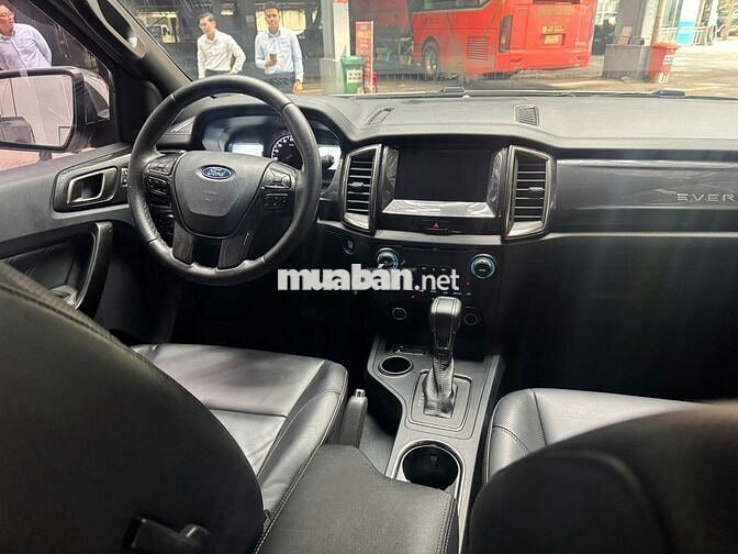 FORD EVEREST TITANIUM 4X2 Turbo 2020_xe Hãng XHĐ