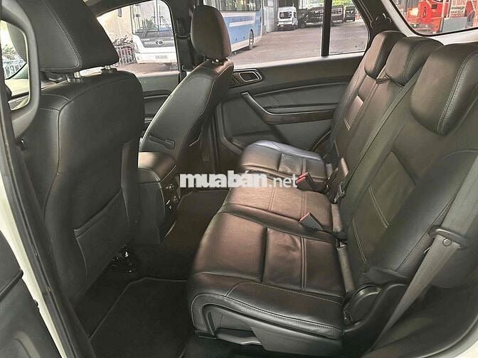 Ford Everest Titanium 2020 Trắng