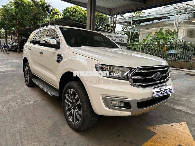 Ford Everest Titanium 2020 Trắng