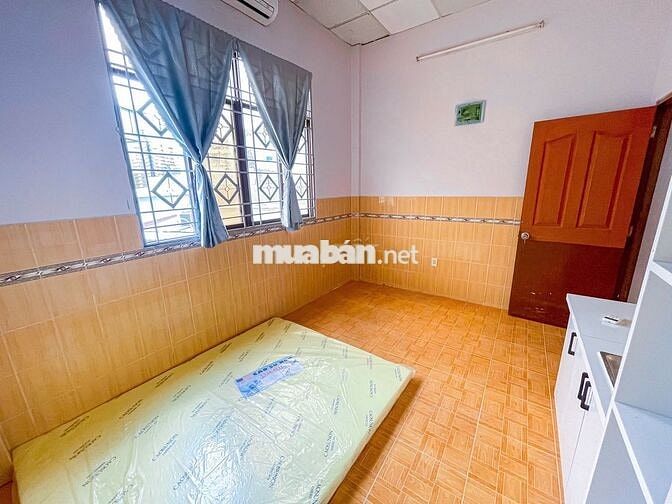 PHÒNG CỬA SỔ CHÂN CẦU RẠCH ĐỈA GẦN LOTTE , RMIT, ĐH TÔN ĐỨC THẮNG 