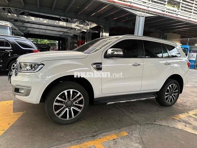 Ford Everest Titanium 2020 Trắng