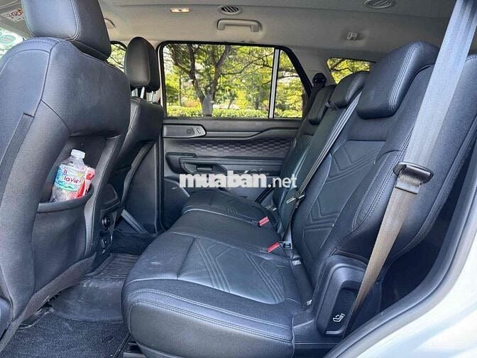 Ford Everest Ambient 2025 Trắng 22.000 KM