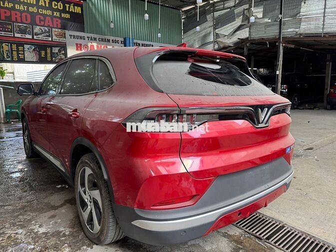 Bán VinFast VF8 Eco 2023 Đỏ lướt, sử dụng gia đình