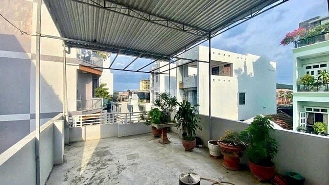 Nhà Nha Trang gần biển 100m ( 2p đi bộ ra biển)