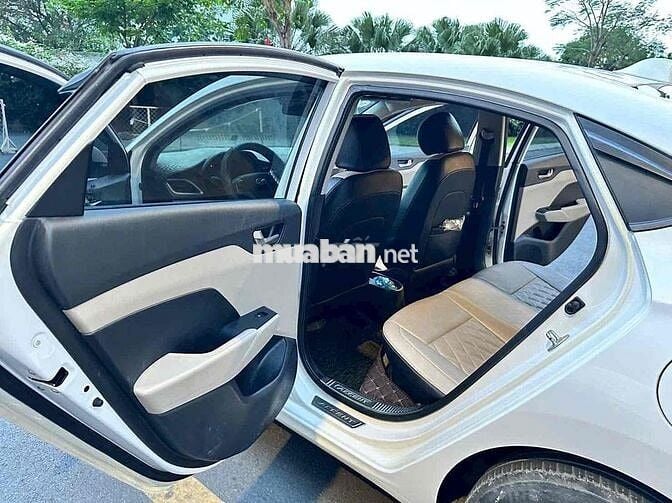 Hyundai Accent Trắng Số sàn