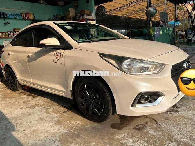 Hyundai Accent Trắng Số sàn