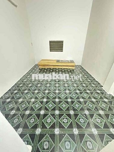 Hơn 2,5 tỷ có nhà Ngõ chợ Khâm Thiên-Ngõ 3 gác-Sân-Sổ chung 18m*4T;3N