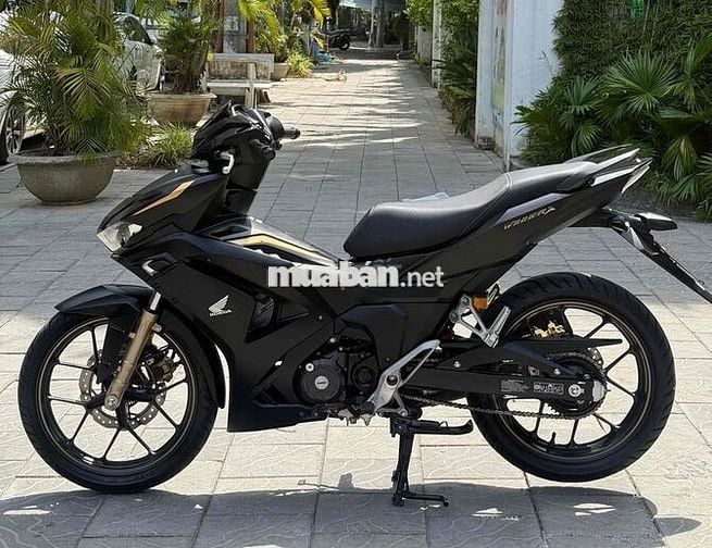 Winner V4 Abs 2025 Đen mờ 1000 km bs 43 sieu đẹp
