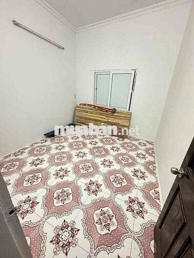 Hơn 2,5 tỷ có nhà Ngõ chợ Khâm Thiên-Ngõ 3 gác-Sân-Sổ chung 18m*4T;3N