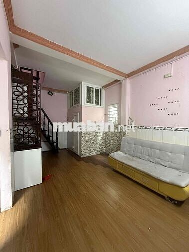 Nhà thuê hẻm Tân Phú: 6.000k/tháng. 3,6m x 5,9m