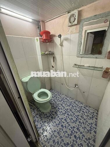 Nhà thuê hẻm Tân Phú: 6.000k/tháng. 3,6m x 5,9m