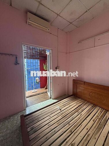 Nhà thuê hẻm Tân Phú: 6.000k/tháng. 3,6m x 5,9m