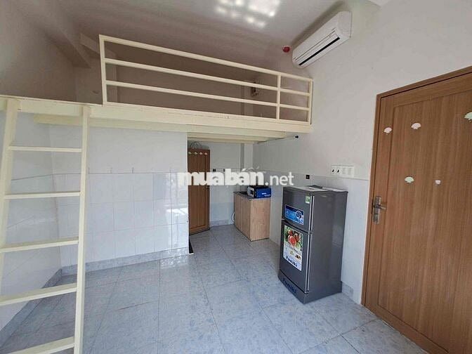 CHO THUÊ TRỌ BANCONG NỘI THẤT ĐỦ TỦ LẠNH MÁY LẠNH,NGAY CHỢ TÂN HƯƠNG