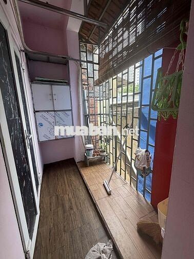 Nhà thuê hẻm Tân Phú: 6.000k/tháng. 3,6m x 5,9m