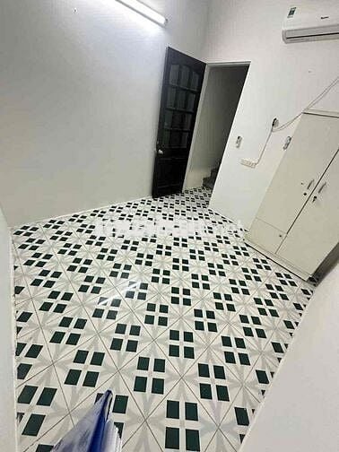 Hơn 2,5 tỷ có nhà Ngõ chợ Khâm Thiên-Ngõ 3 gác-Sân-Sổ chung 18m*4T;3N