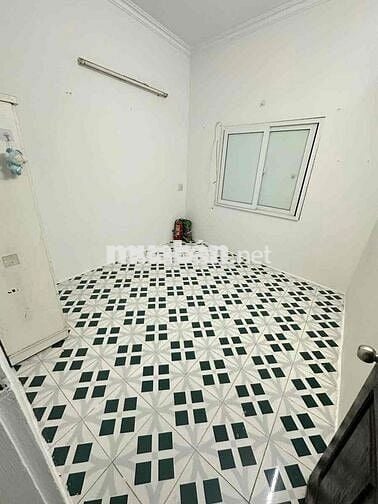 Hơn 2,5 tỷ có nhà Ngõ chợ Khâm Thiên-Ngõ 3 gác-Sân-Sổ chung 18m*4T;3N