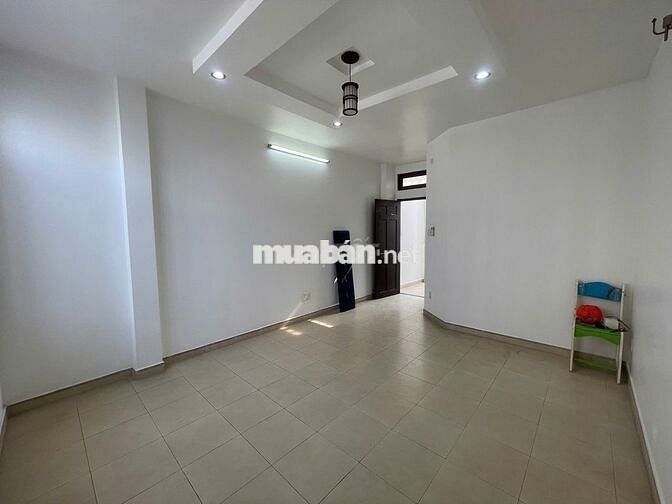 - Giáp Q7 , TDT, RMIT , Phú Mỹ Hưng , Lotte Q7 chỉ 5'