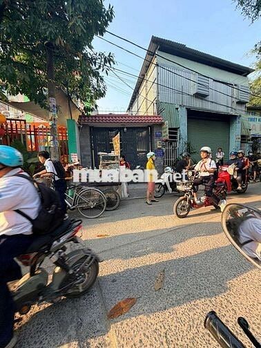 NHÀ 4 X32 SHR MẶT TIỀN NGAY TRƯỜNG HỌC CẤP 1 2 3 ĐƯỜNG QUÁCH ĐIÊU