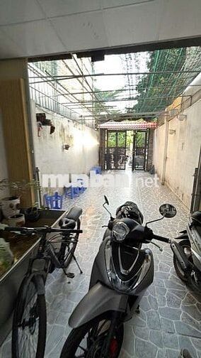 NHÀ 4 X32 SHR MẶT TIỀN NGAY TRƯỜNG HỌC CẤP 1 2 3 ĐƯỜNG QUÁCH ĐIÊU