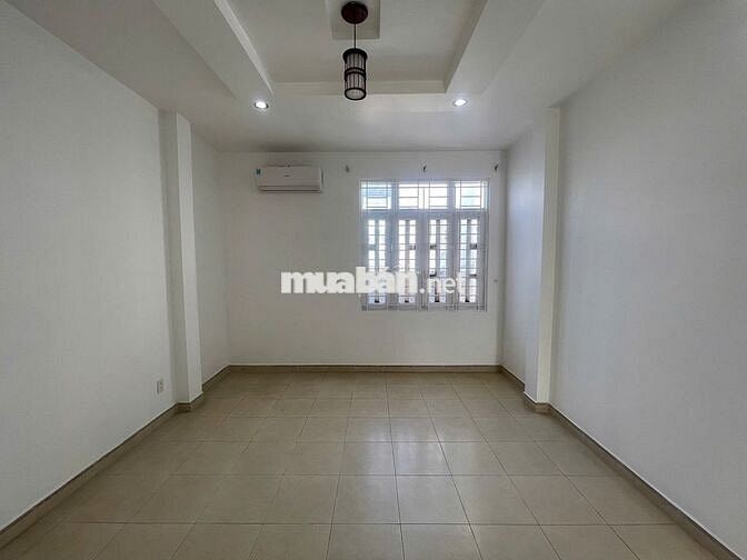 - Giáp Q7 , TDT, RMIT , Phú Mỹ Hưng , Lotte Q7 chỉ 5'