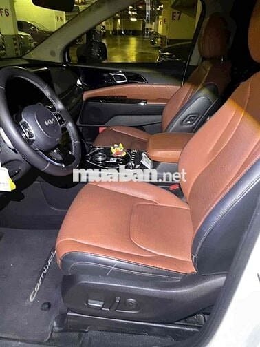 Kia Carnival Premium 7 chỗ Xăng 41761 km Trắng