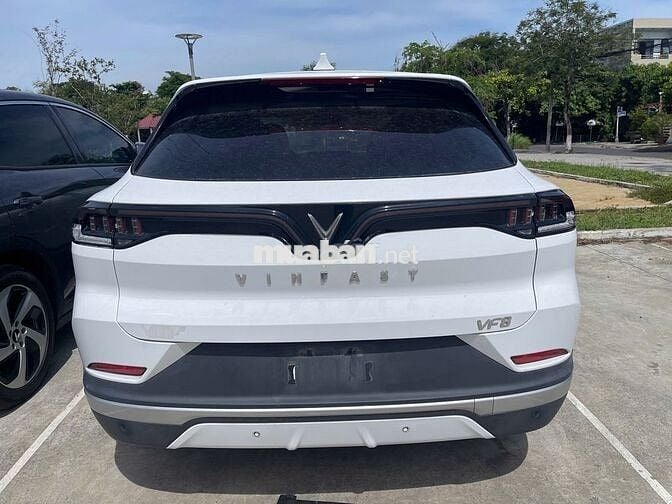 Bán VinFast VF8 Plus 2022 lướt zin, sạc Pin free