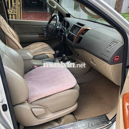 Toyota Fortuner 2011 số tự động máy xăng 2 cầu