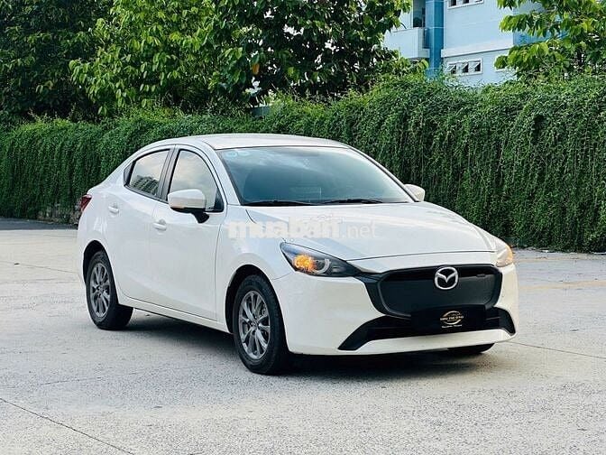 Mazda Mazda 2 Trắng 5 chỗ