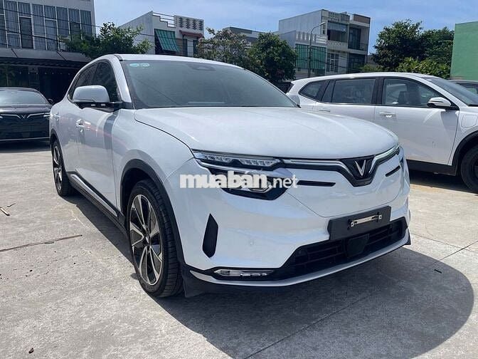 Bán xe VinFast VF8 Plus 2023 Trắng lướt xe đẹp,zin