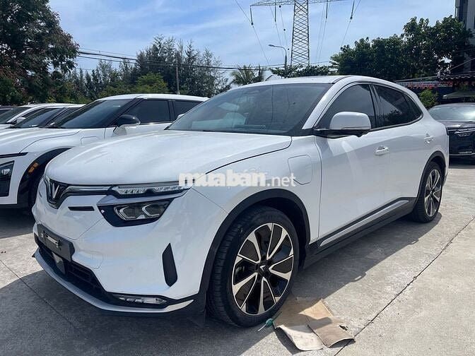 Bán xe VinFast VF8 Plus 2023 Trắng lướt xe đẹp,zin