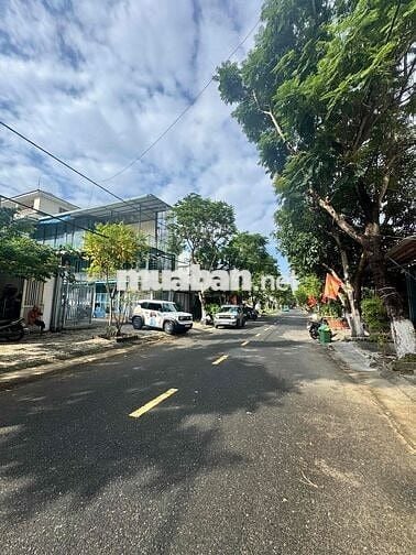 Bán đất MT đường Lý Tử Tấn, gần Biển Sơn Trà, 90m xây căn hộ cưc đẹp