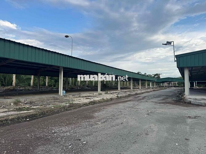 cho thuê toà nhà 3 tầng MT Đào Trí (40x20) giá 120 tr