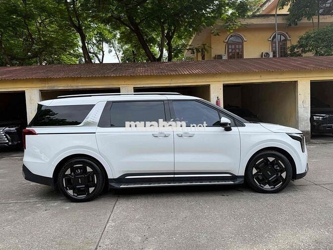 KIA Carnival Premium 2026 8 chỗ Trắng 7800 km