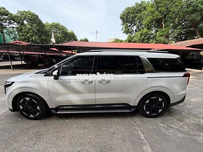 KIA Carnival Premium 2026 8 chỗ Trắng 7800 km