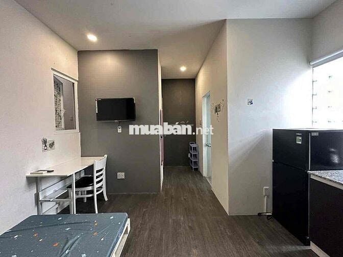 Chung cư mini cửa sổ full nt,thang máy đường Trần Bình Trọng q5