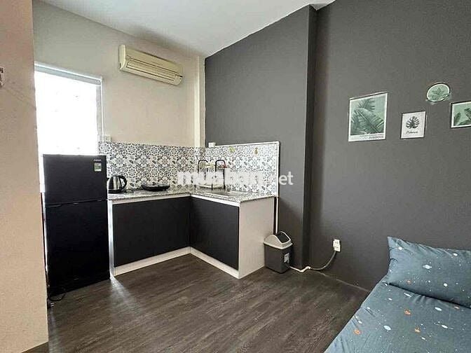 Chung cư mini cửa sổ full nt,thang máy đường Trần Bình Trọng q5