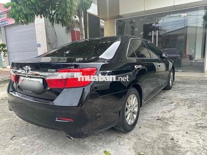 Toyota Camry 2.0E Xăng Đen