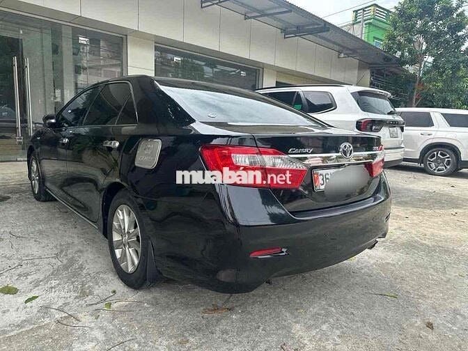 Toyota Camry 2.0E Xăng Đen