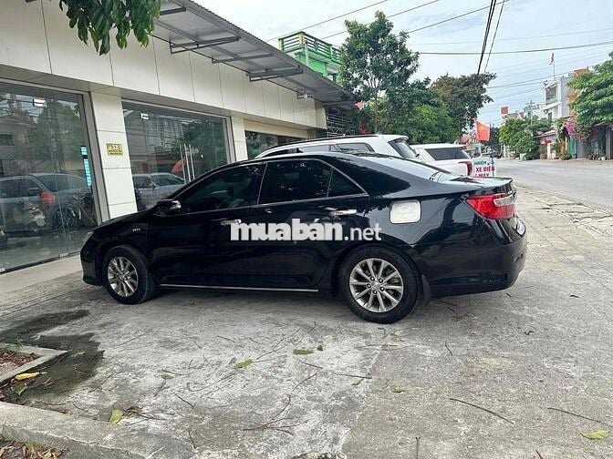 Toyota Camry 2.0E Xăng Đen