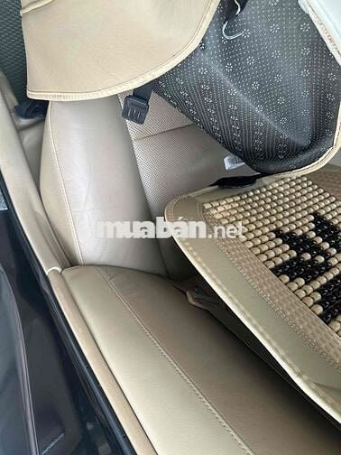 Toyota Camry 2.0E Xăng Đen