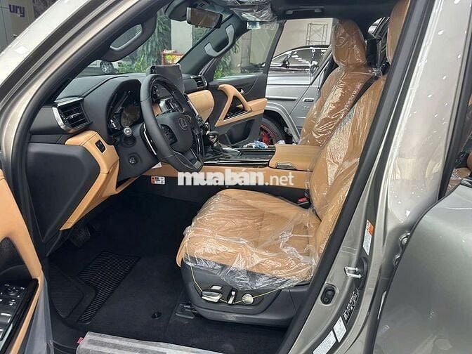 Lexus LX600 Urban 2026 Xám 7 chỗ Mới 100%