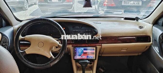 Nissan Bluebird Cổ điển màu Hồng