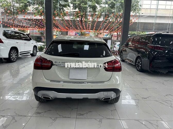 Mercedes GLA200 2017 Trắng 38.000 Km