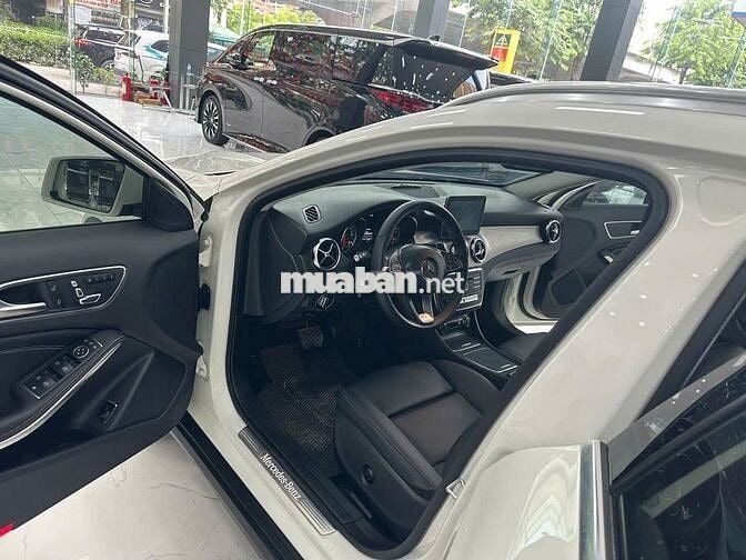 Mercedes GLA200 2017 Trắng 38.000 Km