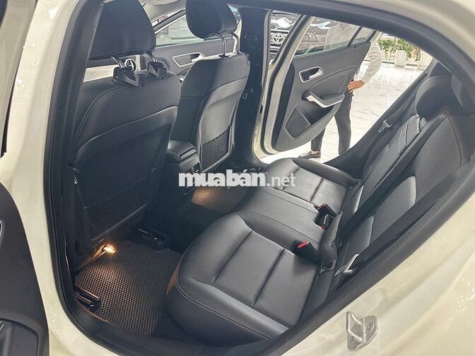 Mercedes GLA200 2017 Trắng 38.000 Km