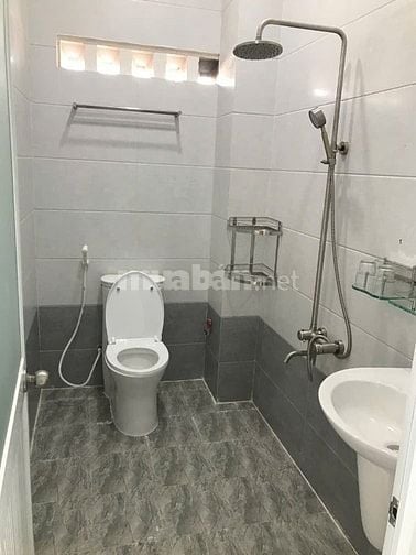 Nhà 4 tẦng sát Trường Chinh gần ngã tu Bảy Hiền chỉ hƠn 3 ĐỒng xíu