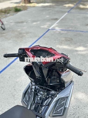 Honda Airblade 125 2024 Bạc Đỏ 1450 KM