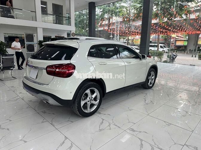 Mercedes GLA200 2017 Trắng 38.000 Km