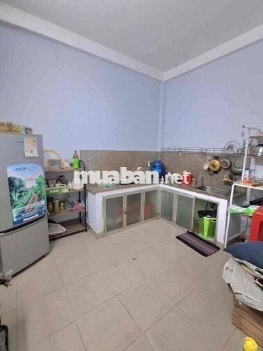 Nhà đẹp như tranh, BTCT 1 Lầu, 38m2, sổ hoàn công, giá tốt - còn thươn