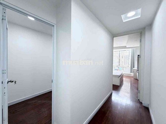 Nhà 3.Tỷ ngay chợ Ba Đình Phường 10 Quận 8 - 30m2 - Không QH - Gấp Bán